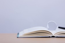 淺談意大利語商務(wù)文件翻譯技巧